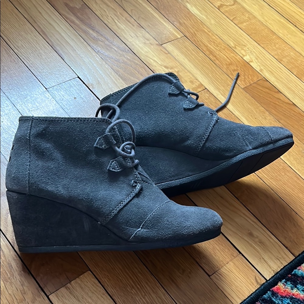 Women's Gray Suede Wedge Ankle Boots